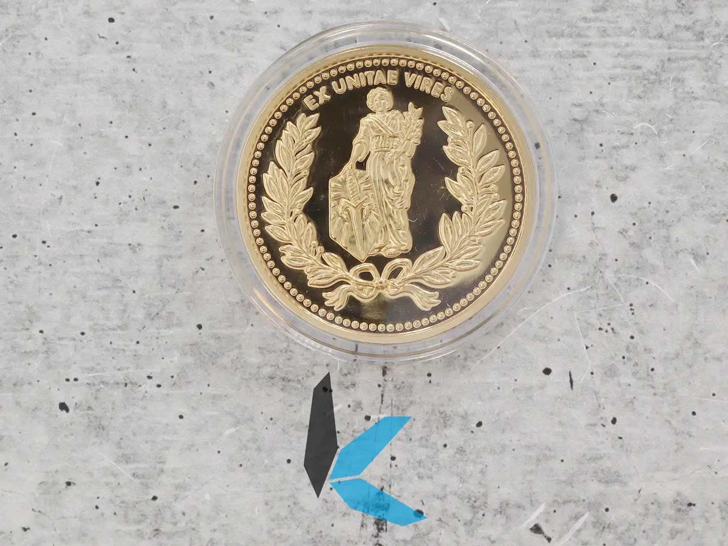 Microtech Continental Medallion 24 Gold Embellished - Image 2