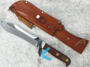 Pre-Owned Puma 6377 White Hunter with Wooden Handle