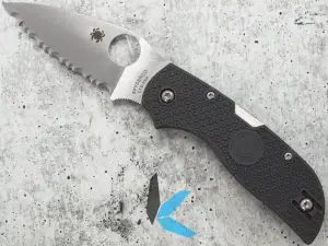 Spyderco C152SGY Chaparral, Grey FRN Handle, XHP Serrated Blade