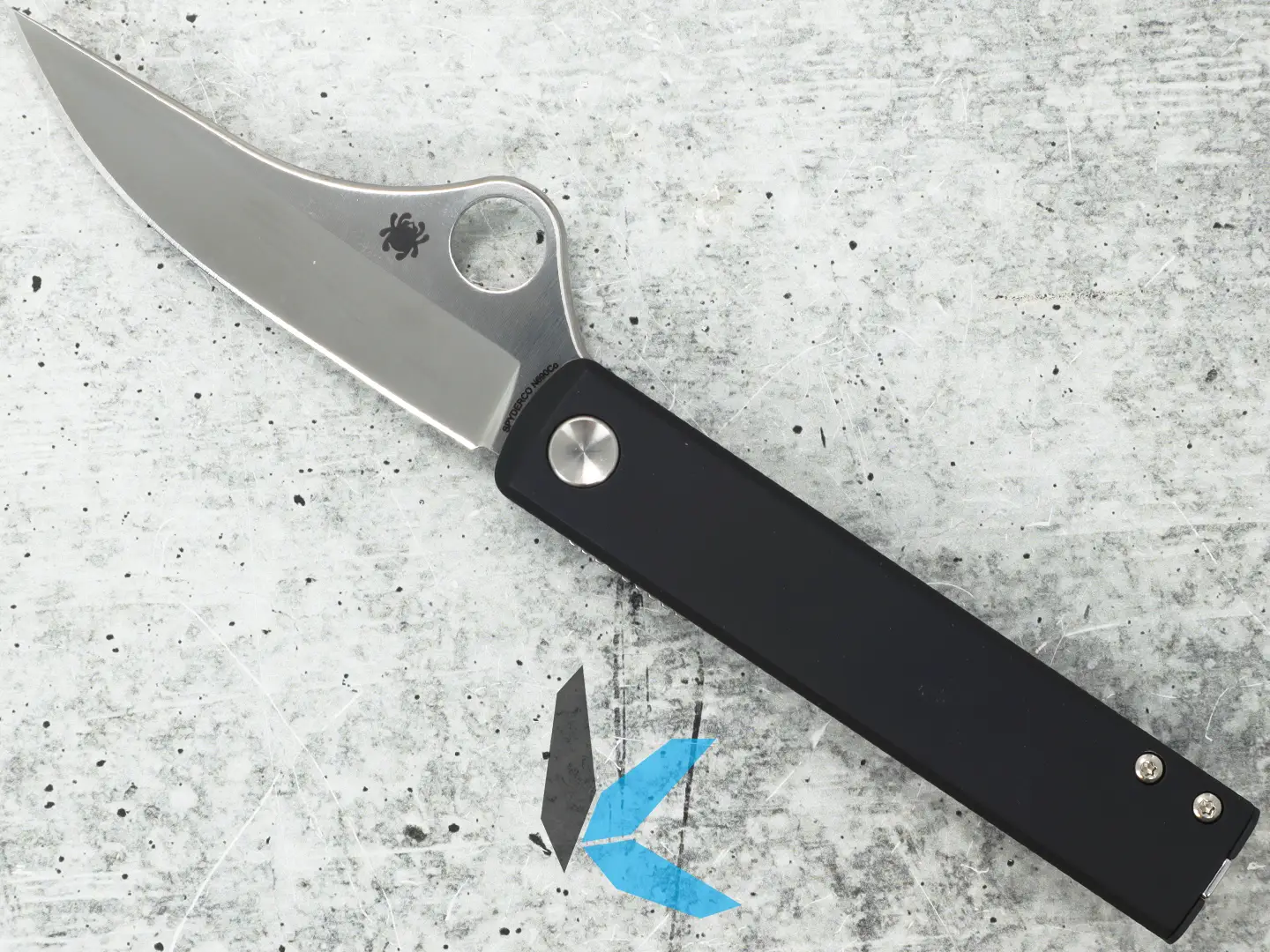 Spyderco C272ALBKP Essenza Black, N690 Italy Made