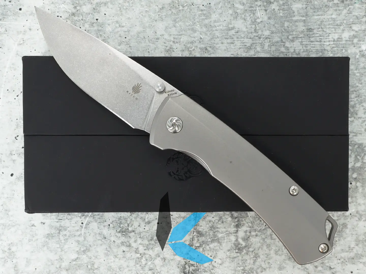Used Kizer Ki3490, T1, Thumb Stud Opening with Frame Lock. Org box