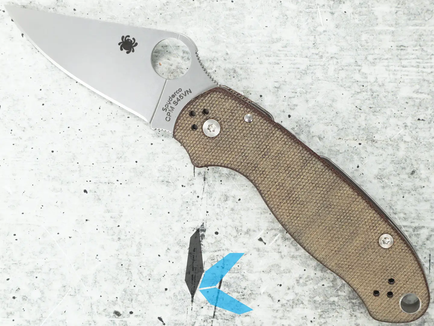 Used Spyderco C223MPCW Para 3 Canvas Scales, CPM-CruWear Satin Plain Blade with Box - Image 2