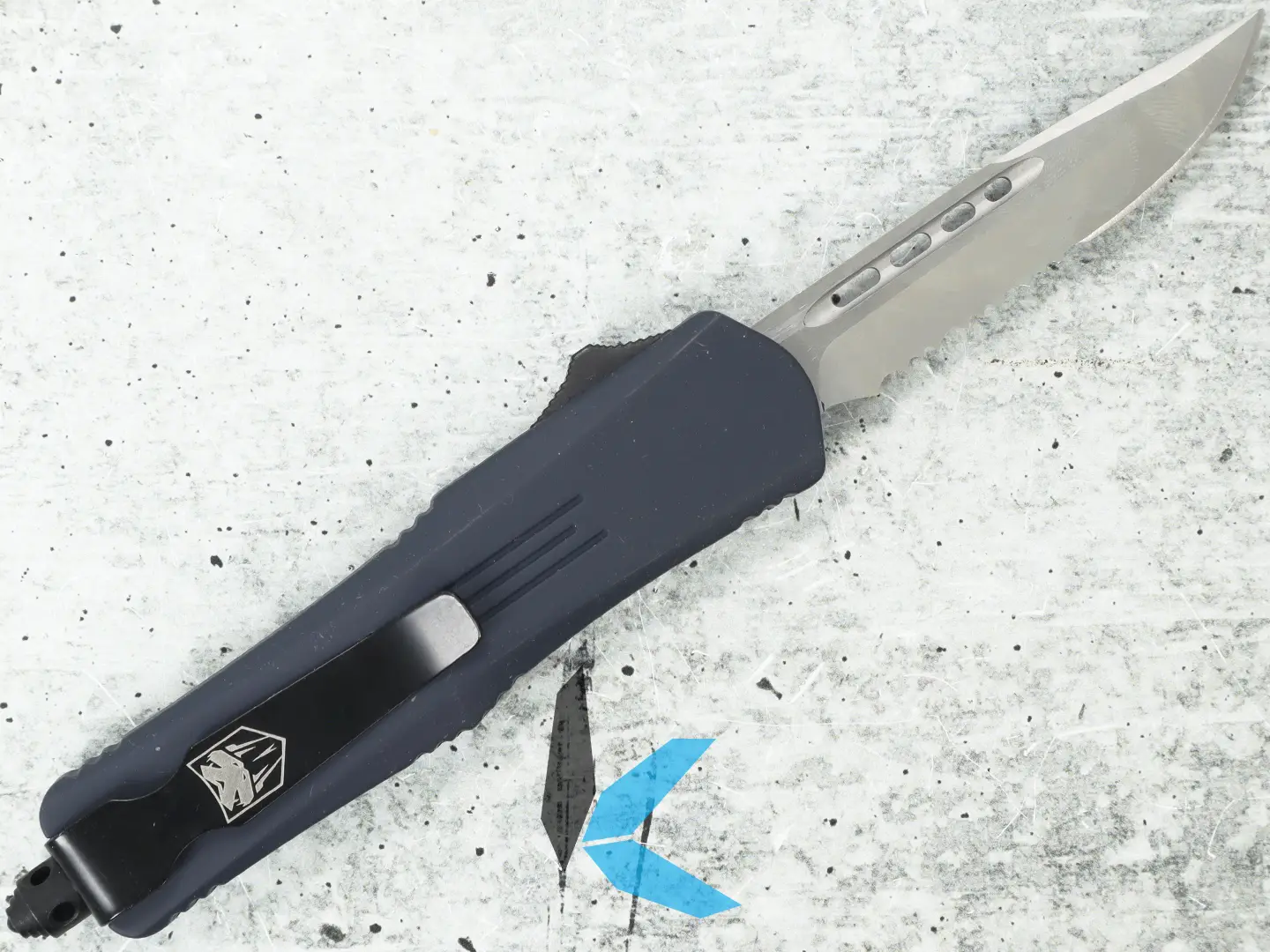 Used CobraTec Small FS-3 NYPD Blue, Drop Point Serrated, SNYFS-3DS with Case - Image 3