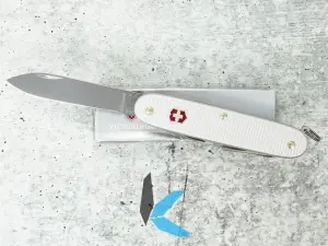 Used Victorinox Pioneer 53960 with Box