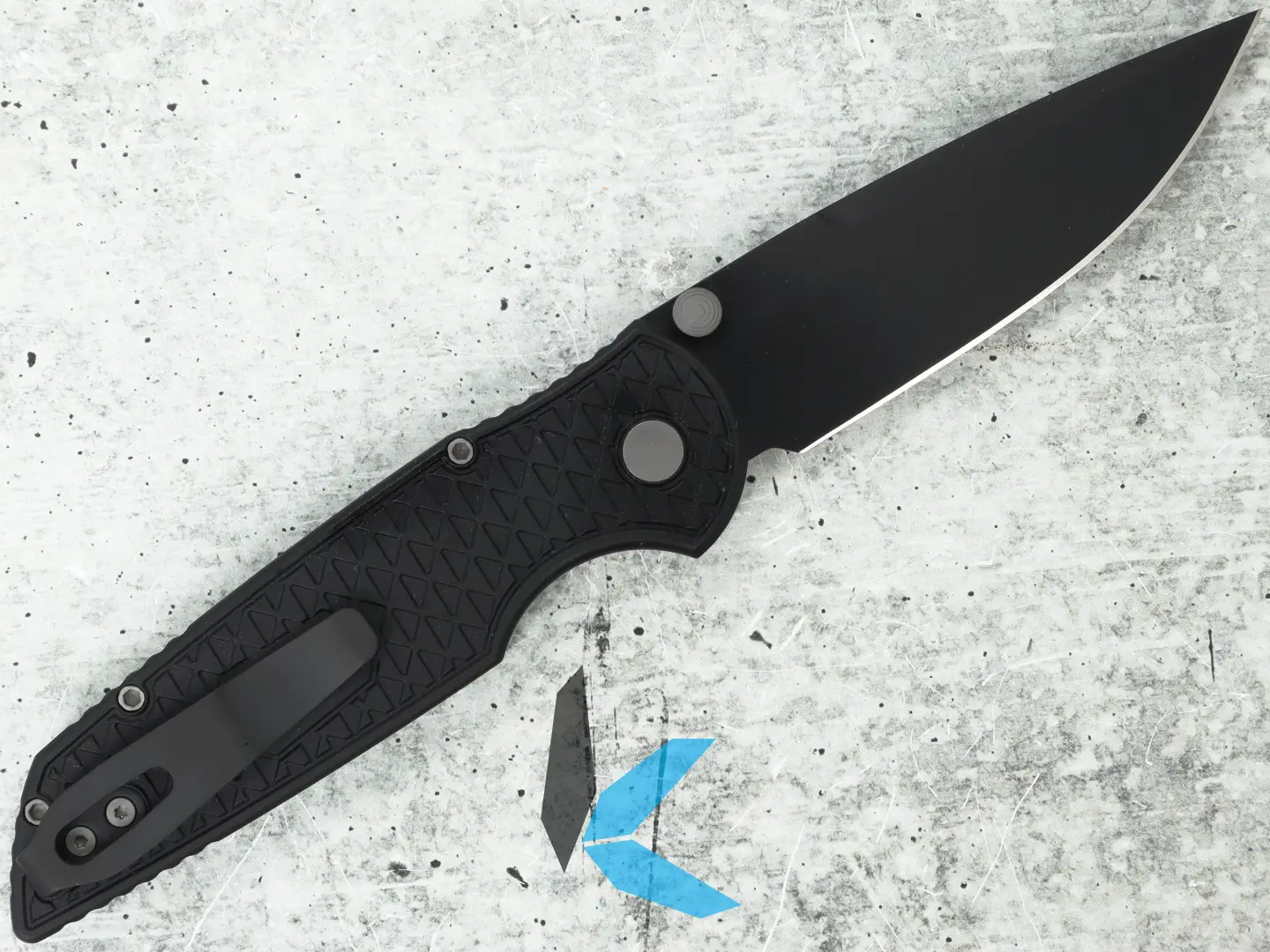 Protech INT1106 Integrity "Relic" Textured Black Handle, DLC Black Magnacut Blade with Blasted Double Thumb Studs - Image 2